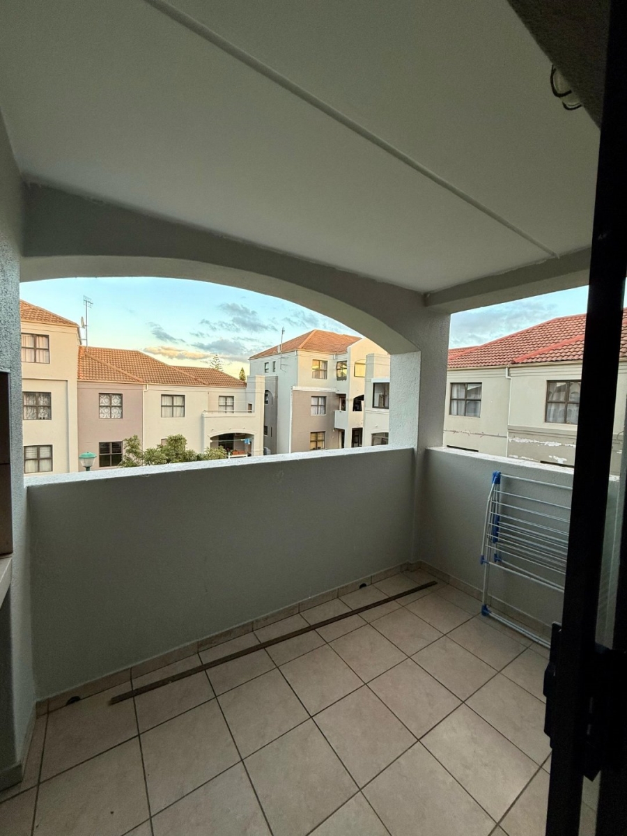 To Let 2 Bedroom Property for Rent in Vredekloof East Western Cape